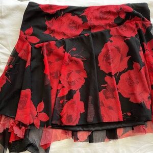 🔥  BRAND NEW! NEVER WORN! Sexy 2-Piece Set – Crop Top & Mini Skirt 🔥